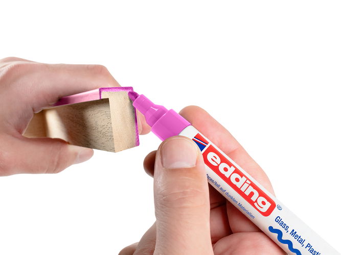 Edding 750 Paint Marker Pink